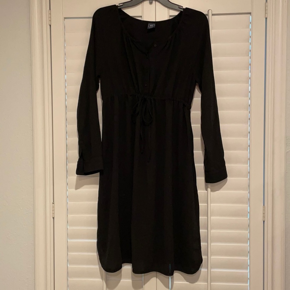 Nice black gap maternity dress - Small